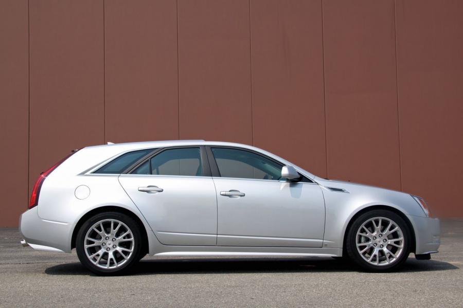  Cadillac CTS Sport Wagon 2010 года  (фото 20 из 53)
